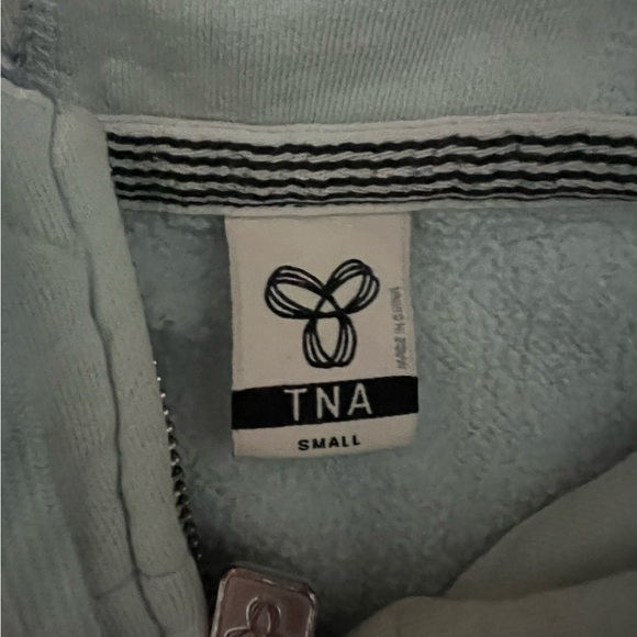 Aritzia zip up hoodie fleecy - Picture 2 of 2